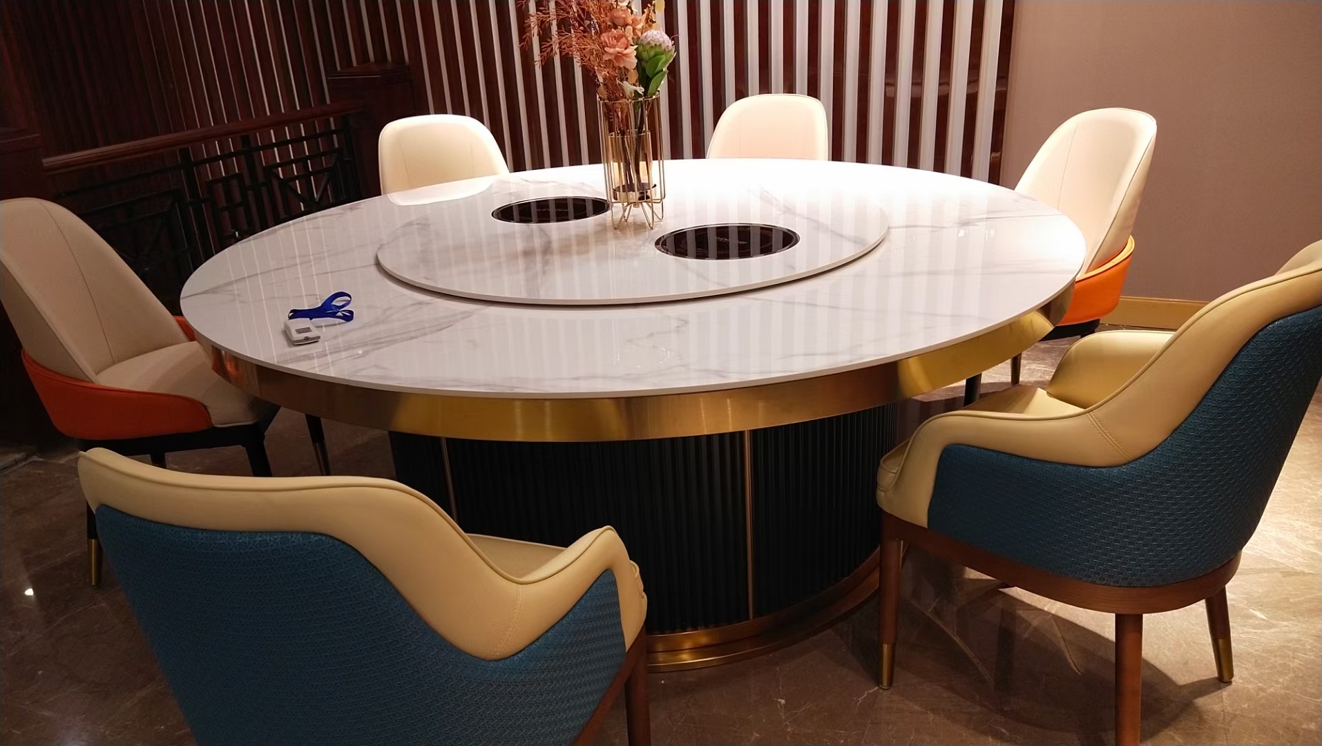 实木餐桌饭馆电动桌椅	新中式圆桌实木框架