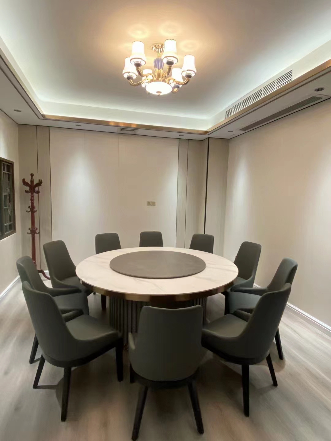 四种餐桌，你喜欢哪一款 Which of the four dining ta