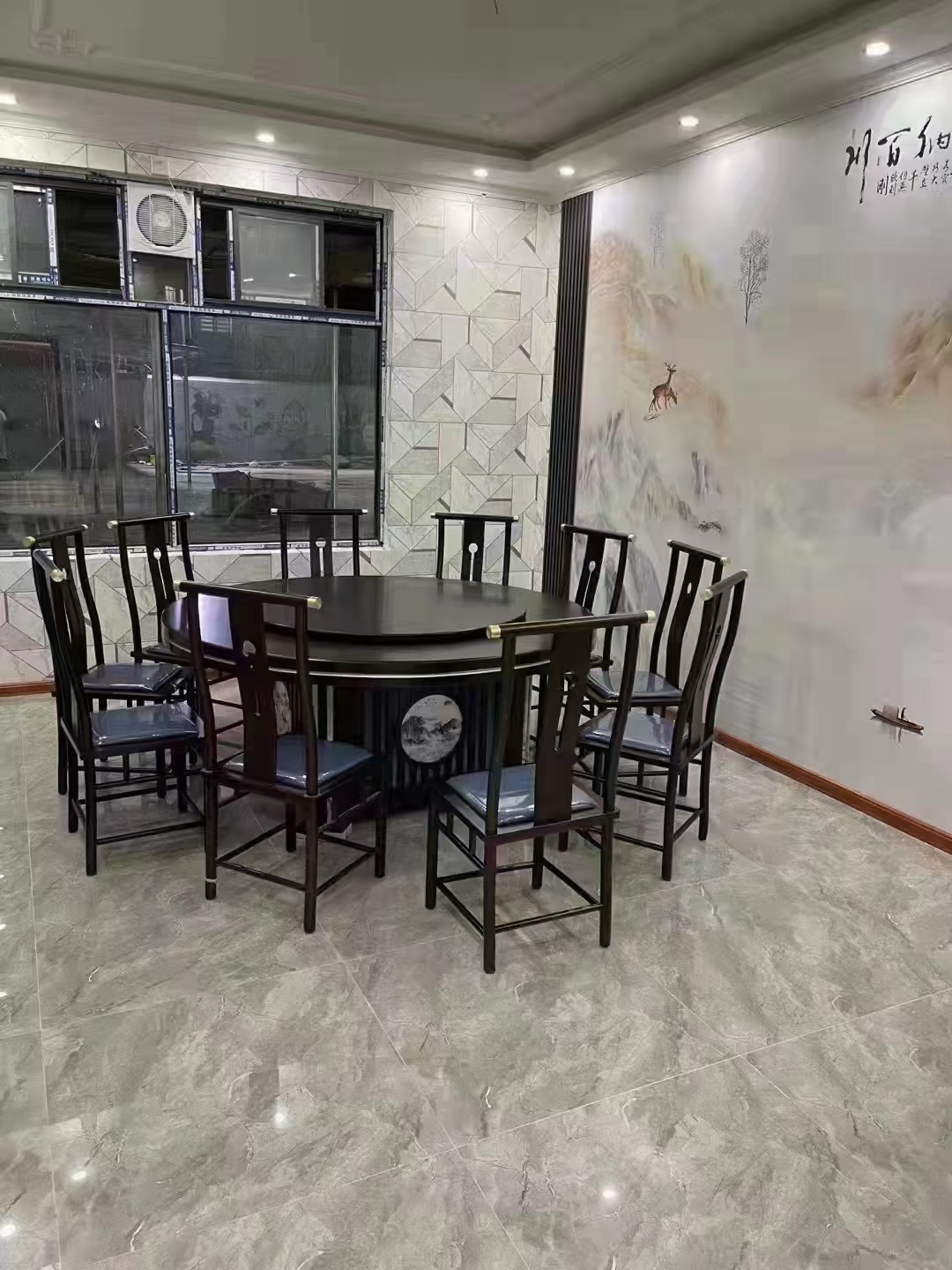 如何定制实木电动餐台 How to customize a solid wood