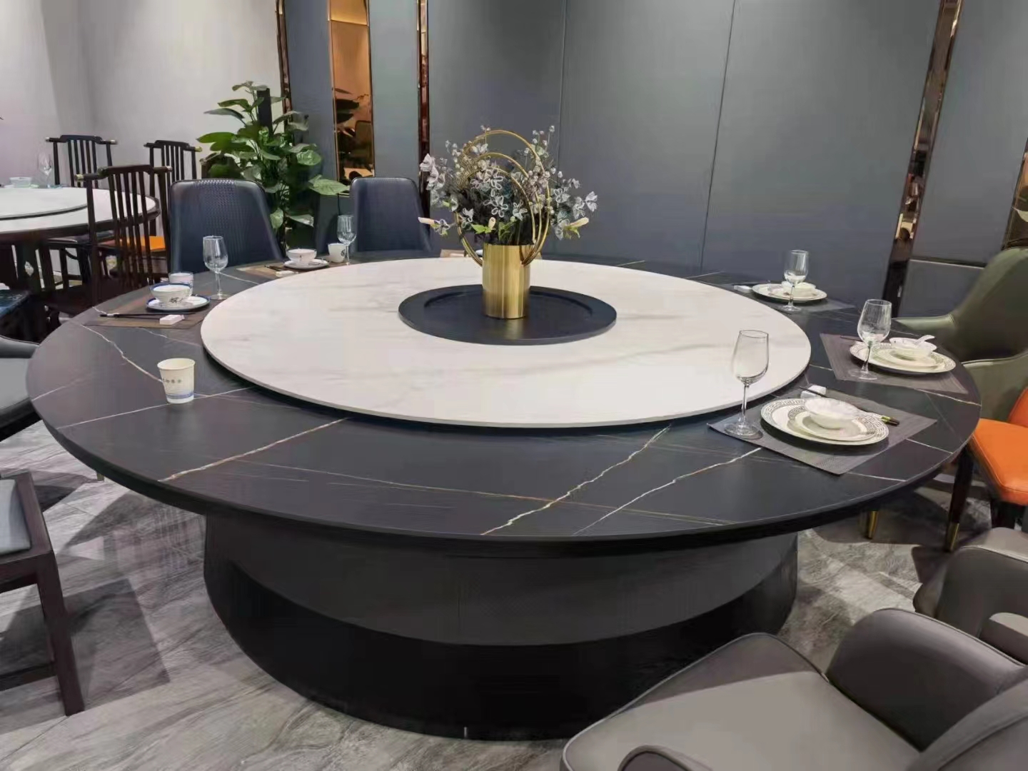 哪种材料适合做定制电动餐台？ Which material is